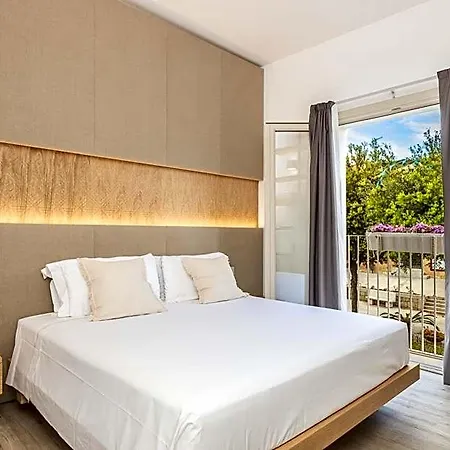 Aras Boutique מלון 3*